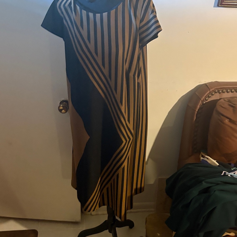 Roz & Ali Black and Tan Geometric Midi Dress